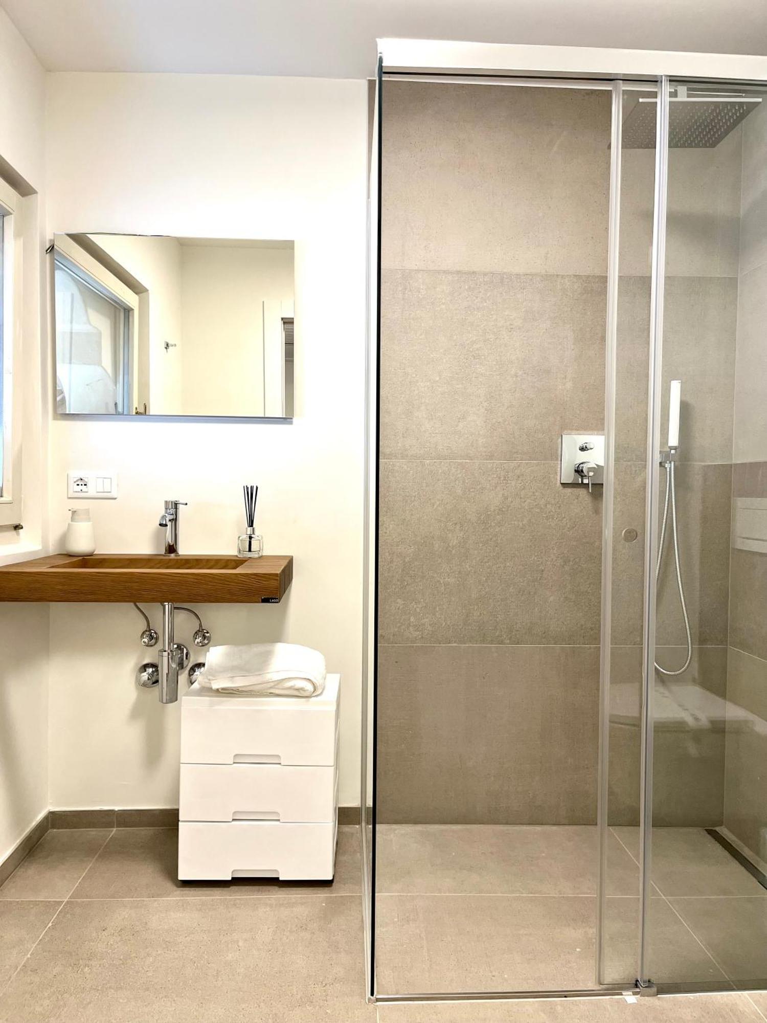 Historic Rooms And Apartments In The City Centre Of Bolzano Bilik gambar